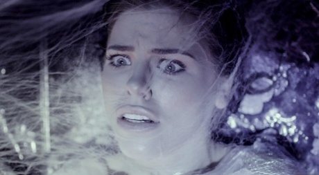 ГЛАЗА В НЕБЕ - ПАРА, ПОХИЩЕННАЯ ИНОПЛАНЕТЯНАМИ И ЗАСТАВЛЕННАЯ СНИМАТЬСЯ В ЖИВОМ СЕКСЕ картинка 6