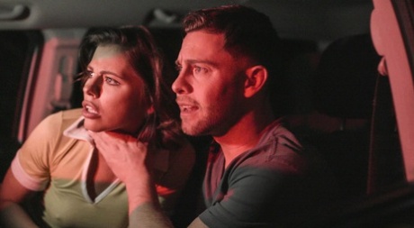 ГЛАЗА В НЕБЕ - ПАРА, ПОХИЩЕННАЯ ИНОПЛАНЕТЯНАМИ И ЗАСТАВЛЕННАЯ СНИМАТЬСЯ В ЖИВОМ СЕКСЕ картинка 2