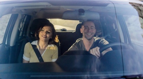 ГЛАЗА В НЕБЕ - ПАРА, ПОХИЩЕННАЯ ИНОПЛАНЕТЯНАМИ И ЗАСТАВЛЕННАЯ СНИМАТЬСЯ В ЖИВОМ СЕКСЕ картинка 1