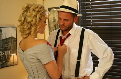 Красотка-порнозвезда Алексис Техас увлекается ретро-жестким трахом с большим членом картинка 5