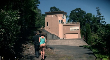 В белую женщину Ди Уильямс проникают, будучи полностью скованной картинка 1