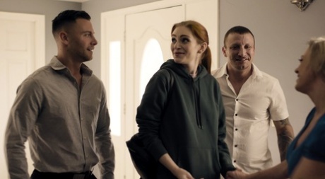 ОБМЕН ДОЧЕРЬМИ РОДИТЕЛИ ДРУГОЙ СЕМЬИ МЕНЯЮТ ДОЧЕРЕЙ, ЧТОБЫ ИСПОЛЬЗОВАТЬ НОВУЮ ДОЧЬ картинка 1