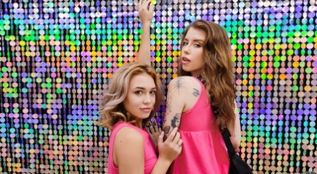 Музей селфи - горячая точка для шлюх женского общества, Часть 1, сцена 01 картинка 2