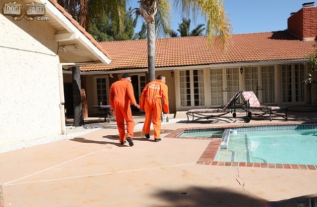 Сессии рогоносца Межрасовый секс втроем с рогоносцем Брюнетка картинка 1