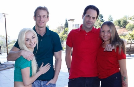 Крошечные шлюшки Эльза Дрим и Лайза Роу трахают отцов друг друга в обмен на дочерей картинка 1