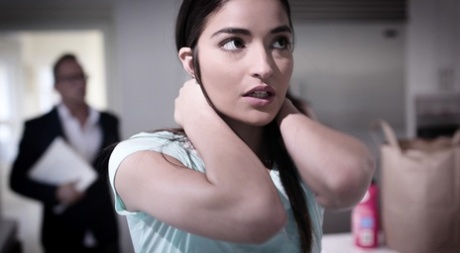 Брюнетка, Хардкор, Натуральные сиськи, Маленькие сиськи, Дрочат пальцами, Молоденькие, Лижут киску картинка 2