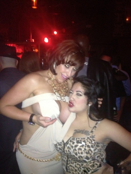 Откровенные снимки сексуальной милфы Евы Нотти, присутствующей на ХХХ-конференции картинка 2