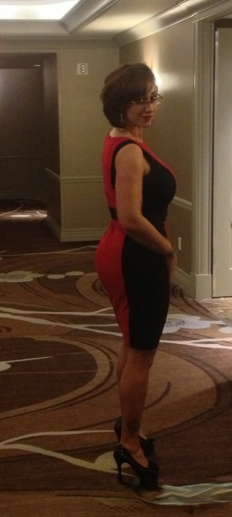 Откровенные снимки сексуальной милфы Евы Нотти, присутствующей на ХХХ-конференции картинка 14