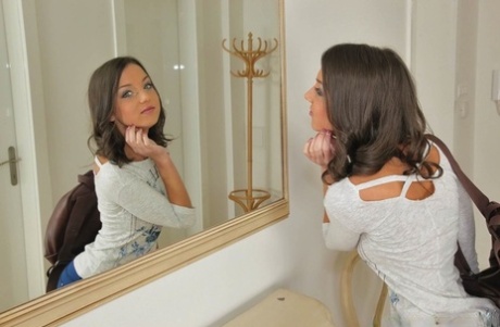 Горячая брюнетка приходит на свидание вслепую и заканчивает жестким анальным сексом картинка 2