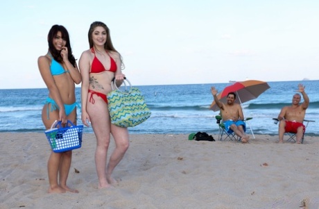 Латиноамериканские подростки Джина Валентина и Коби Брайан трахают отцов друг друга картинка 1