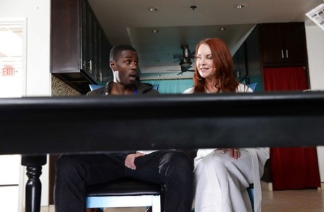 В межрасовом сексе участвует милфа-пума с большими сиськами Джанет Мейсон картинка 2