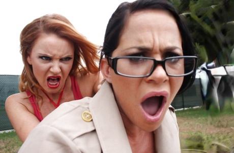 Великолепная красотка Саванна Стерн трахается с буккаке на лице картинка 1