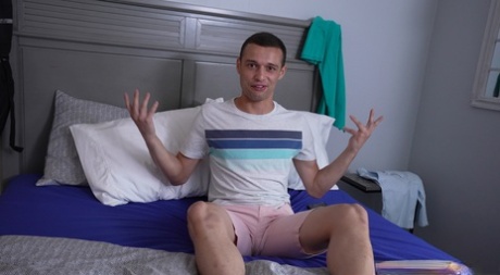 Милфа брюнетка Дженнифер Уайт переворачивает салат перед вагинальным трахом картинка 2