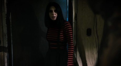 Три девушки доставляют удовольствие друг другу, когда их не трахает их приятель картинка 13