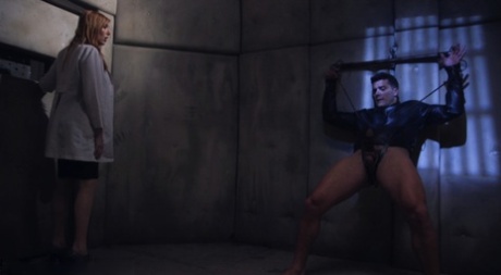 Лорен Филлип связывает и трахает невменяемый пациент-преступник картинка 2