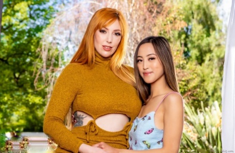 Алексия Андерс с грустью просматривает пост в социальных сетях о вечеринке своих друзей картинка 2