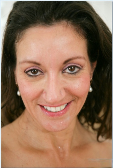 Зрелая Персия Монир с большой грудью получает жесткий трах в свою чертову киску картинка 16