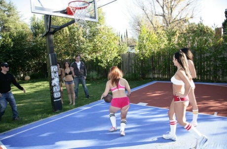 Сандра Ромен, Рэйчел Старр и Катя Кассин раздвигают ноги для группового секса картинка 1