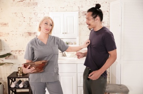 Массаж Нуру - угощение моего дяди, сцена 01 картинка 1