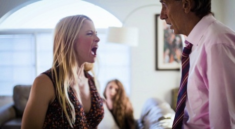 Беременная жена застает мужа за сексом со своей падчерицей картинка 5