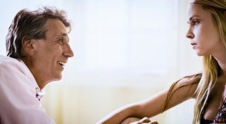 Беременная жена застает мужа за сексом со своей падчерицей картинка 8