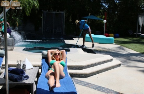 Черные на блондинках в блондинистом бикини картинка 2