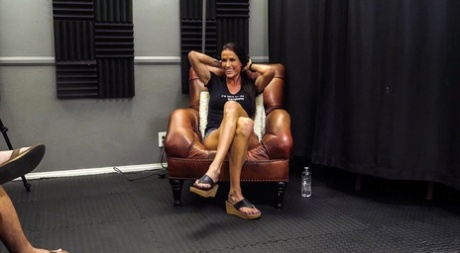 Групповуха со спермой в жопе 359 Интервью с Софи Мари, Сцена 01 картинка 8