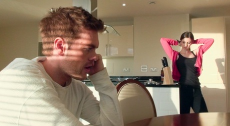 Лучшая порнозвезда Стелла Кокс всегда готова к жесткому траху в жопу картинка 1